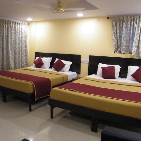 The White House Residency Hotel Chennai Exterior photo