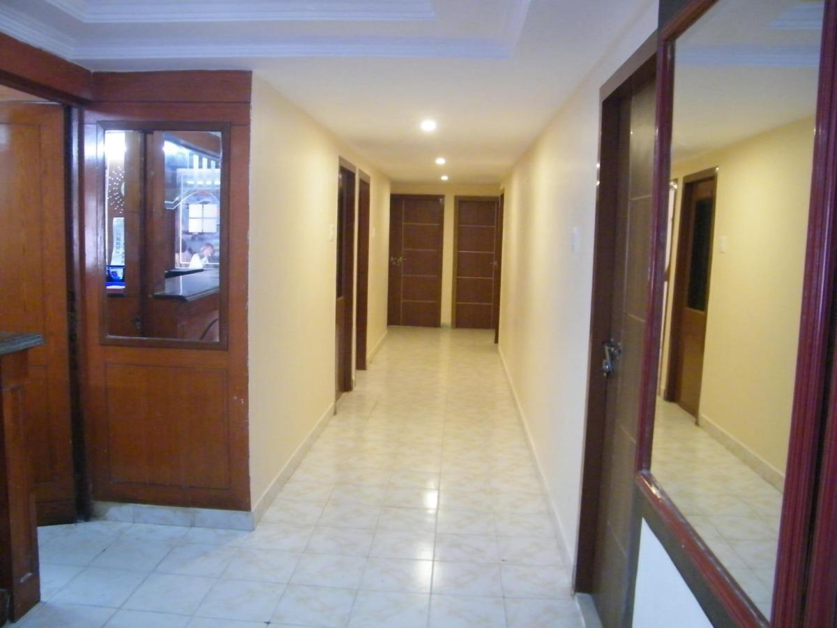 The White House Residency Hotel Chennai Exterior photo